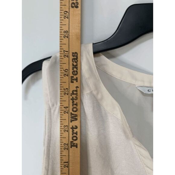 41 Hawthorn V Neck Sleeveless Top - Picture 4 of 9